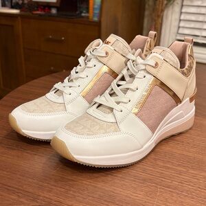 Michael Kors Georgie Trainer Wedge Sneaker Rose Gold Size 9 NWOB